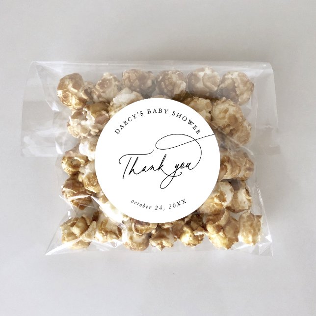 Adesivo Redondo Chá de fraldas Branco preto moderno DARCY Obrigado (DARCY Modern Black White Baby Shower Thank You Classic Round Sticker)