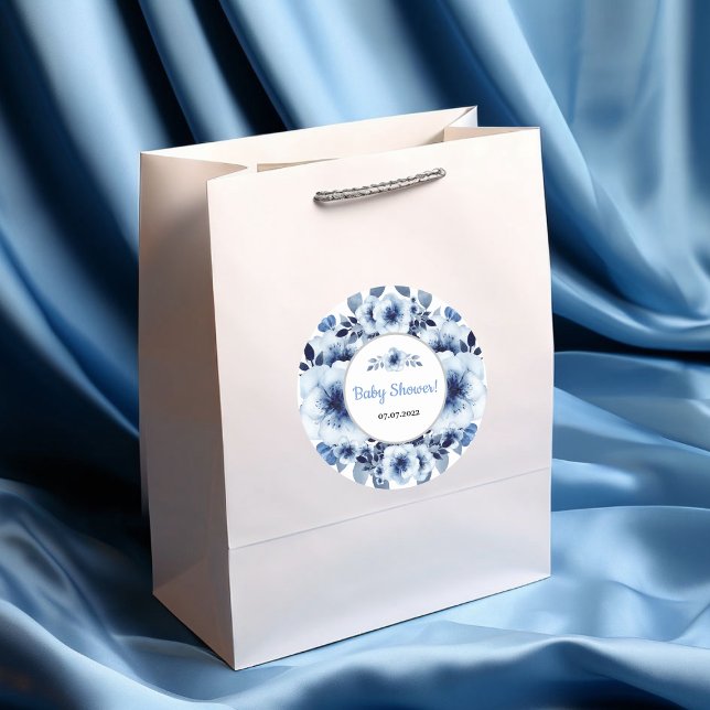 Adesivo Redondo Chá de fraldas de Flor com Anêmonas Azuis (Gentle Light Blue Flower Watercolor Baby Shower Sticker)