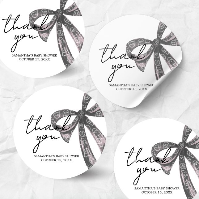 Adesivo Redondo Chá de fraldas do Dia das Bruxas do Arco Negro (Black Bow Little Boo Coquette Halloween Baby Shower Sticker)