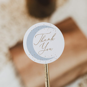 Adesivo Redondo Chá de fraldas do Menino Azul sobre a Lua