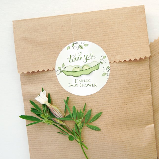 Adesivo Redondo Chá de fraldas Obrigado a vocês dois ervilhas em u (Cute baby shower thank you stickers label. )