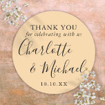 Adesivo Redondo Champagne Assinatura Casamento Favor Obrigado<br><div class="desc">A assinatura de champanhe favorece o obrigado seu adesivo redondo clássico com nomes de estilo de assinatura. Personalize com seu obrigado especial suas informações em tipografia quic. Projetado por Thisnotme©</div>