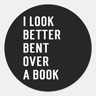 Adesivo Redondo Charisma de livro literário que eu pareço melhor c