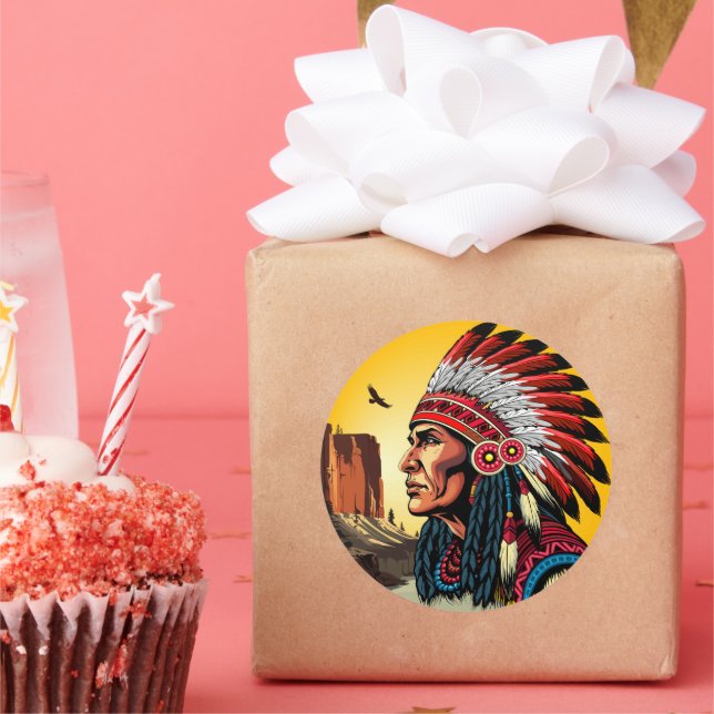 Adesivo Redondo Chefe Americano Nativo na paisagem selvagem Sunset (Festa)