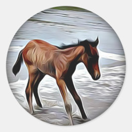 Adesivo Redondo Chestnut Foal Brincando no vinheta-redondo-oceânic