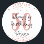Adesivo Redondo Chic 50th Birthday Rosa Dourado Glitter Name<br><div class="desc">Comemore um aniversário de 50 anos (ou qualquer aniversário de idade) com esses adesivos personalizados projetados com o confete rosa dourado e um título moderno de BIRTHDAY HAPPY personalizado com sua idade e nome ou outro texto. Ideal para selos de envelope e presentes de favor. Entre em contato com o...</div>