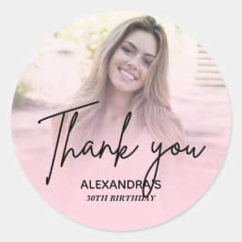 Adesivo Redondo Chic Blush Pink Gradient Photo Birthday Thank you