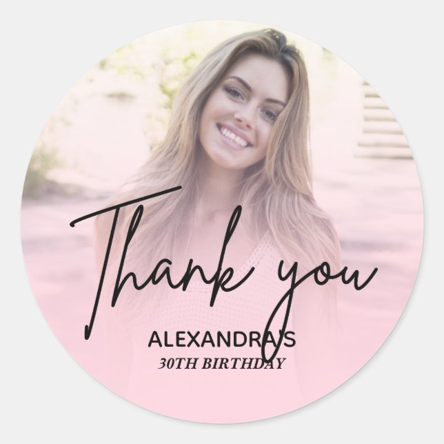 Adesivo Redondo Chic Blush Pink Gradient Photo Birthday Thank you (Frente)