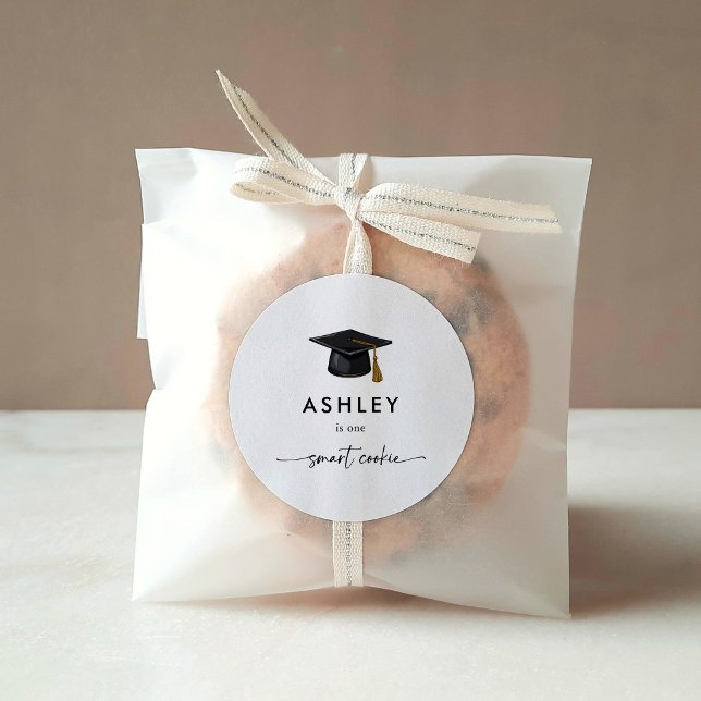 Adesivo Redondo Chic Grad Cap One Smart Cookie Graduation Favor (Criador carregado)