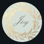 Adesivo Redondo Chic Script Joy Dourado Wreath Christmas Pastel Gr<br><div class="desc">Vestido de envelope festivo do Natal ou adesivo de presente com o texto "Joy" na caligrafia de guião em um fundo verde pastel e um toque de na moda de coroa dourada. Se precisar de ajuda ou produtos correspondentes, entre em contato conosco em happydolphinstudio.com. Desenvolvido exclusivamente para você pelo Happy...</div>