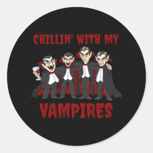 Adesivo Redondo Chillin Com Meus Vampiros Meninos Do Dia das Bruxa