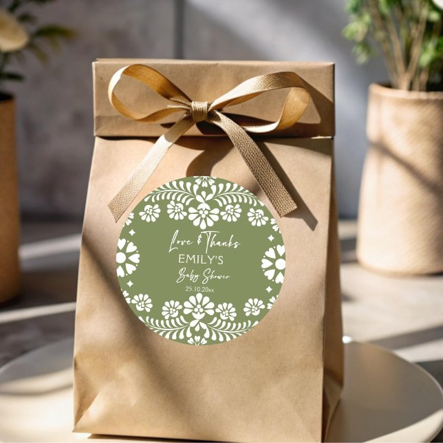 Adesivo Redondo Cielito lindo sábio verde chá de fraldas mexicano (Cielito lindo sage green Mexican fiesta papel picado baby shower favor Sticker personalized favors)