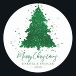 Adesivo Redondo Classic Merry Christmas | Bold Kelly Green Tree<br><div class="desc">Tis the season to decorate and entertain! Modern, dark, and moody abstract holiday tree and hand-lettered "Merry Christmas" in with a rich, luxe palette. This elegant festive design features a whimsical sparkly Christmas tree with a frisky paint splatter enhanced with faux metallic glitter. For other colors or matching products, please...</div>