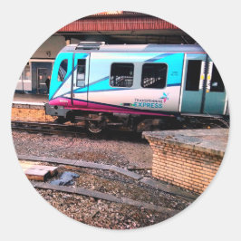 Adesivo Redondo Comboio azul claro, sob ponte