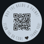 Adesivo Redondo Comprar Minimalista A Noiva Um Código QR De Bebida<br><div class="desc">Design moderno e elegante imprimiu Comprar minimalista O adesivo redondo de código QR da noiva A bebida que pode ser personalizado com o seu texto. Clique no botão "Personalizar" e use nossa ferramenta design para modificar este modelo. Veja a Design de Arte Gráfica para outros produtos que combinam com este...</div>