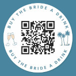 Adesivo Redondo Comprar o código QR da Festa de solteira de uma be<br><div class="desc">Não esqueça estes adesivos de código QR "Comprar a Noiva a Beber" para a sua Festa de solteira! Combina com nosso último brinde no tema da Festa de solteira costeira. Edite facilmente o código QR com o seu próprio.</div>