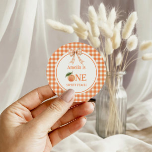 Adesivo Redondo Convite de 1º aniversário One Sweet Gingham Peach
