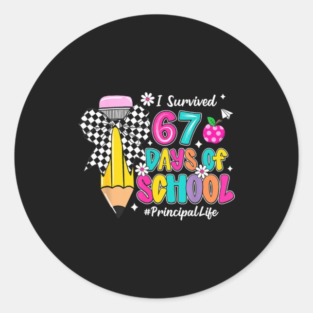 Adesivo Redondo Coquette Pencil I Survived 67 Days Of School Princ (Frente)