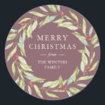 Adesivo Redondo Coroa de Natal com Folhagem de Inverno e Frutas Ve<br><div class="desc">Selante de envelope de adesivo de Natal moderno e simples ou etiqueta de presente de Natal com uma coroa elegante de folhagem de inverno e frutas vermelhas em um fundo burgundy. Basta adicionar o nome da sua família. Exclusivamente projetado para você pelo Happy Dolphin Studio. Se precisar de ajuda, entre...</div>