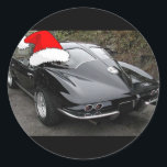 Adesivo Redondo Corvette Black Split Window/Christmas<br><div class="desc">Santa Hat em um Corvette clássico</div>