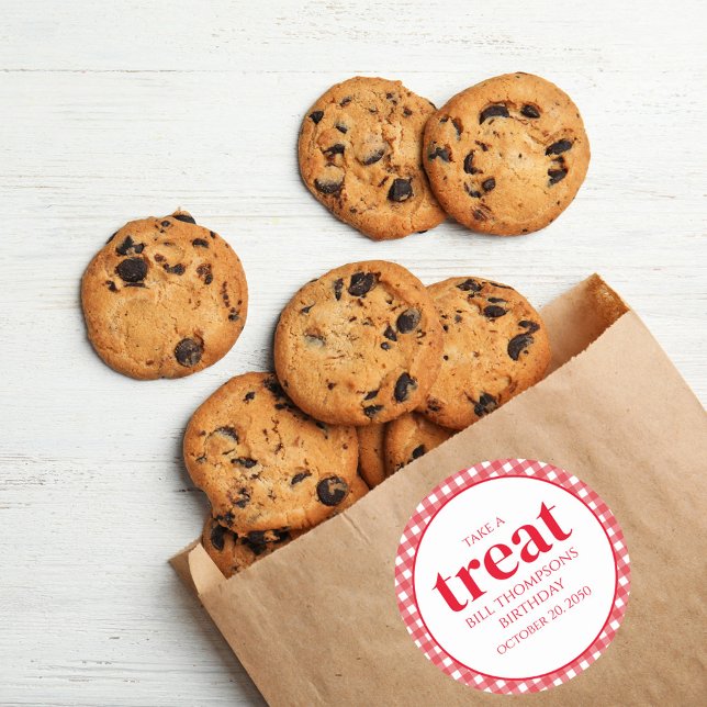 Adesivo Redondo Costume de festas de verão fazer um tratado (Birthday red and white gingham custom "please take a treat" sticker. )