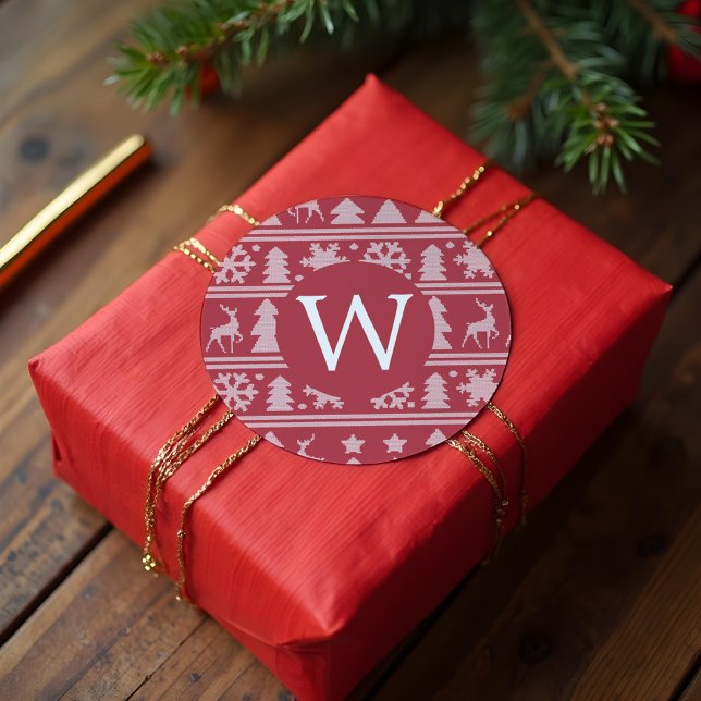 Adesivo Redondo Cozy Knit Red Sweater Padrão Monograma Natal (Cozy Knit Red Sweater Pattern Monogram Christmas Classic Round Sticker)