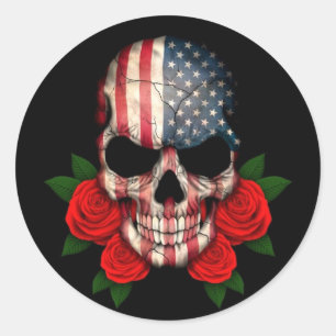 Adesivo Redondo Crânio da bandeira americana com rosas vermelhas