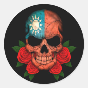 Adesivo Redondo Crânio taiwanês da bandeira com rosas vermelhas