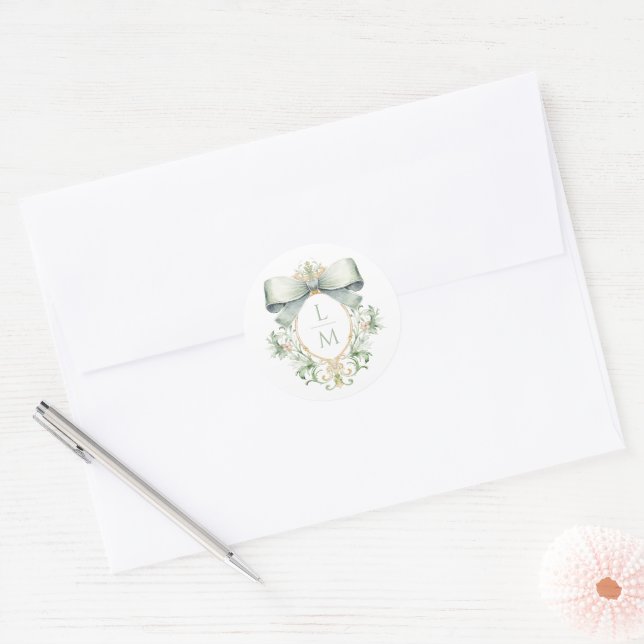 Adesivo Redondo Crest Elegante com Arco Verde Sage | Casamento Mon (Envelope)