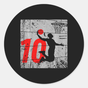 Adesivo Redondo Crianças Se Afastaram Com O Aniversário De Basquet