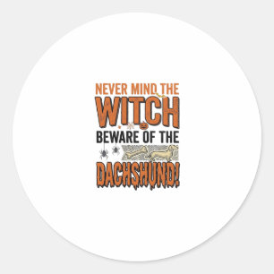 Adesivo Redondo Cuidado Com A Camisa De Bruxa De Halloween Do Dach