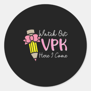 Adesivo Redondo Cuidado Vpk Aqui Eu Venho Garota Professora De Vol