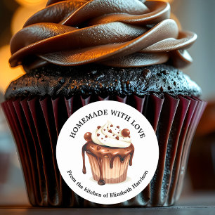 Adesivo Redondo Cupcake de chocolate caseiro com Glacé cremoso