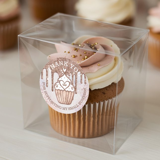 Adesivo Redondo Cupcake de pastelaria Glitter Rosa de Colher Colas (Pastry Bakery Cupcake Glitter Rose Gold Pink Drips Classic Round Sticker)