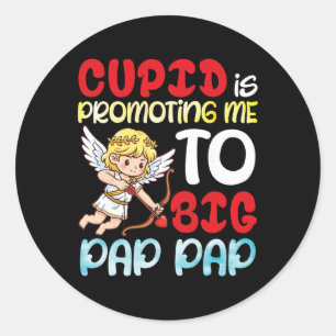 Adesivo Redondo Cupid Me Promovendo a Big Pap Pap no Dia dos Namor