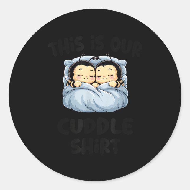 Adesivo Redondo Cute Bee Lovers This Is Our Cuddle  (Frente)