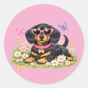 Adesivo Redondo Dachshund Fofo na Primavera em Campos de Flores
