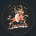 Adesivo Redondo Dancer Merry Christmas Dancing Reindeer Deer Xmas<br><div class="desc">Camisa de barriga de rena fácil disfarce preguiçoso camiseta bonitinho vestida de veado bonitinho camisa diversão de renas de cinta fantasias Perfeito de presente de Natal,  Ação de Graças ou Halloween para vestir em um grupo e combinar com outras peles de animais como cervo ou urso.</div>