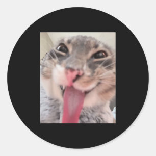 Adesivo Redondo Derpy Cat Tongue Out Meme Engraçado Weirdcore Me O