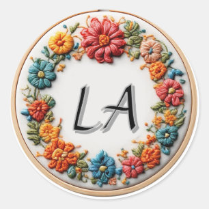 Adesivo Redondo Design de Alfabeto Bordado Colorido