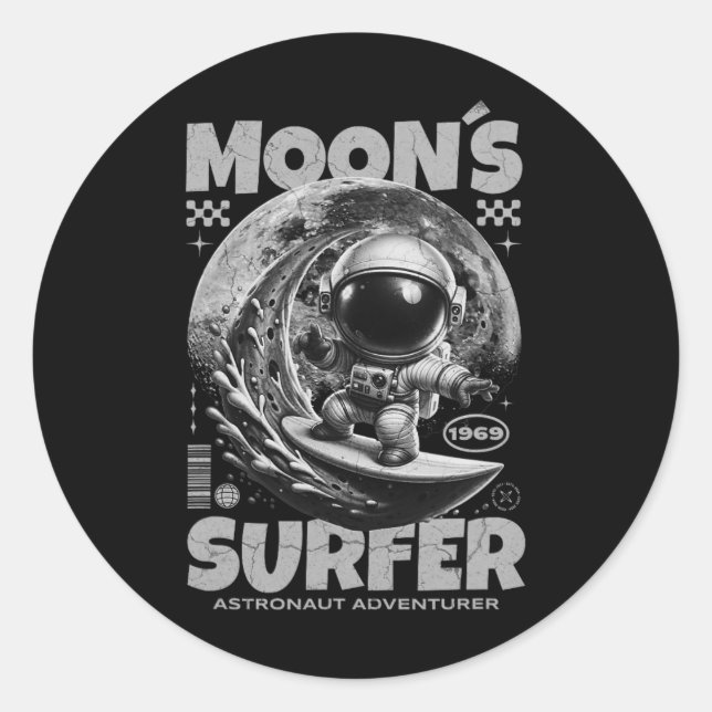 Adesivo Redondo Design de Astronauta Surfista, Surfando na Lua Esp (Frente)