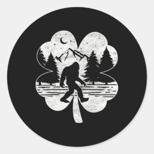 Adesivo Redondo Dia de São Patrício Bigfoot Irish Sasquatch Santo