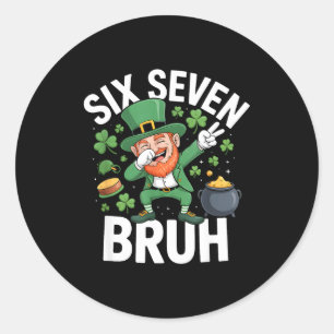 Adesivo Redondo Dia de São Patrício bruh seis sete leprechaun meme
