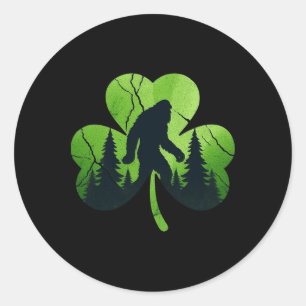 Adesivo Redondo Dia de São Patrício Pé Grande Sasquatch Trevo Irla