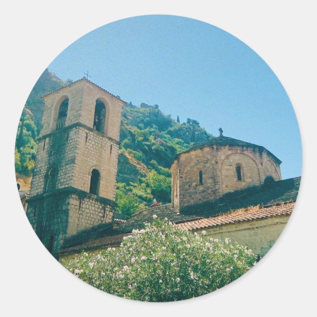 Adesivo Redondo Dia de Verão em Kotor - Montenegro (Frente)