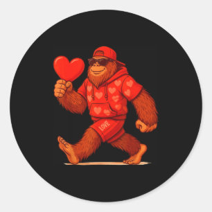 Adesivo Redondo Dia dos Namorados Bigfoot Coração Engraçado Camise
