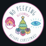 Adesivo Redondo Divertido Colorido Sem Pequim Antes do Natal Emoji<br><div class="desc">Celebrar um cheio de estação de diferentes emoções da alegria, risos, amor, momentos especiais e desafios inesperados com nossos emoji inspirados, coloridos e alegres, que não vagueiam antes dos adesivos de Natal. Nosso design apresenta três símbolos emoji design que representam Papais noeis, presentes e nenhum olho de espreita para corresponder...</div>