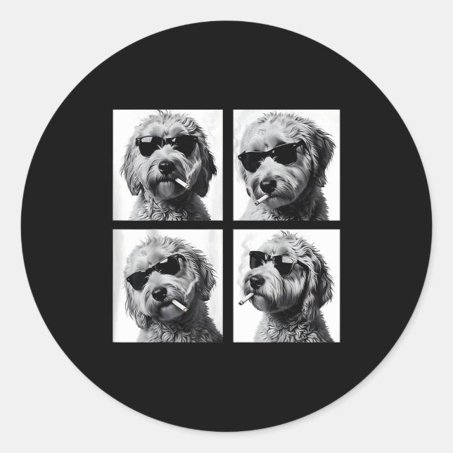 Adesivo Redondo Dog Smoking Cigarette Funny Goldendoodle Photoboot (Frente)