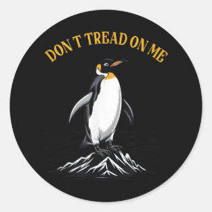 Adesivo Redondo Don Tread Sobre Pinguins, Impostos Penguin Engraça