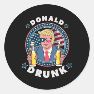 Adesivo Redondo Donald Trump Bêbado 4 De Julho Roupa Engraçada De